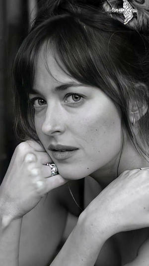 Graceful Actress Dakota Johnson Wallpaper