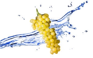 Grape With Water Splash Wallpaper