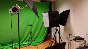 Green Screen Photography Studio Wallpaper