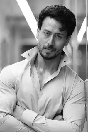Greyscale Tiger Shroff Wallpaper