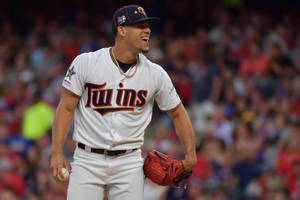 Grinning Jose Berrios Wallpaper