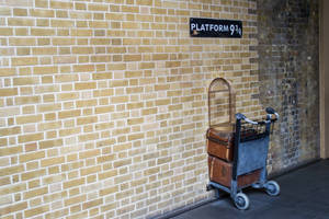 Harry Potter Platform Nine And Three Quarters Wallpaper