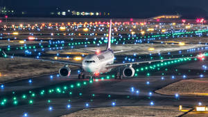 Hawaiian Airlines On Runway Wallpaper