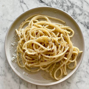 Hearty Serving Of Cacio E Pepe Wallpaper