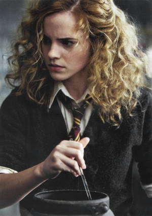 Hermione Granger With Cauldron Wallpaper