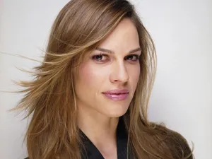 Hilary Swank Actress And Film Producer Wallpaper