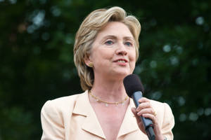 Hillary Clinton Delivering Speech Wallpaper