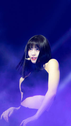 Hirai Momo Performing Wallpaper