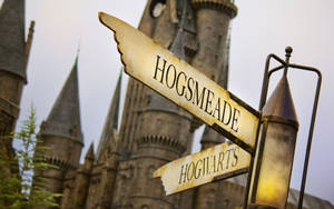 Hogwarts And Hogsmeade Sign Wallpaper