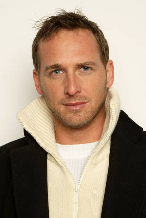 Hollywood Actor Josh Lucas Portrait Shot Wallpaper