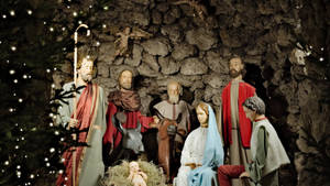 Holy Family And Three Kings Wallpaper