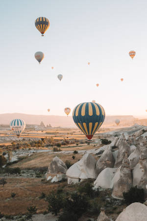 Hot Air Balloon Clear Sky Wallpaper