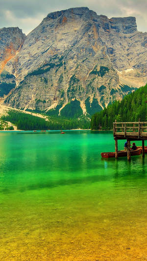 Htc Scenic Lake And Mountain Wallpaper