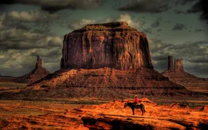 Huge Rock Formation In Arizona Desert Wallpaper