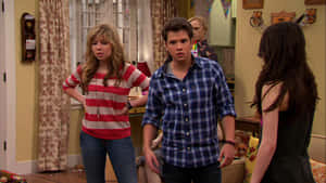 I Carly_ Trio_ Shocked_ Expression Wallpaper