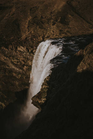 Iceland Mountain's Waterfalls Wallpaper