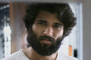 Intense Close-up Shot Of Arjun Reddy Wallpaper