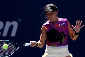 Intense Concentration - Jessica Pegula In Action Wallpaper