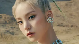 Itzy Hwang Yeji Wallpaper