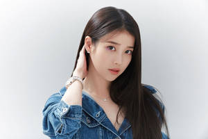 Iu In Denim Wallpaper