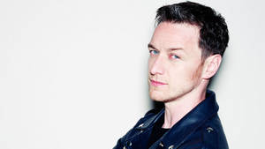 James Mcavoy Stylishly Dressed In Black Wallpaper