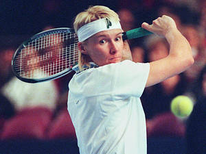 Jana Novotna About To Hit Ball Wallpaper