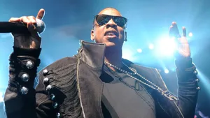 Jay-z In Black Outfit Wallpaper