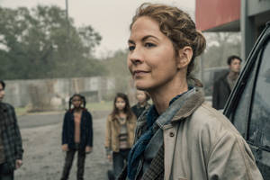 Jenna Elfman In Fear The Walking Dead Wallpaper