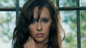 Jennifer Love Hewitt Young Look Wallpaper