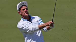 Jesper Parnevik Playing Golf Wallpaper