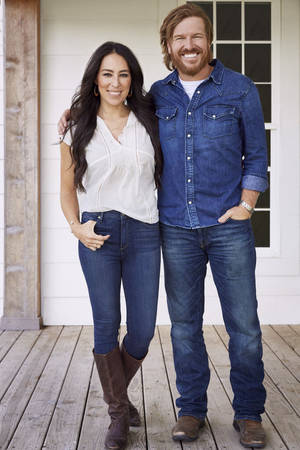 Joanna Gaines And Husband Chip Wallpaper