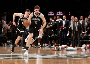 Joe Harris Against Hornets Wallpaper