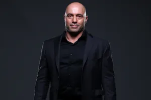 Joe Rogan Modeling Wallpaper