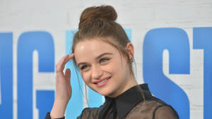 Joey King Going In Style Premiere Wallpaper