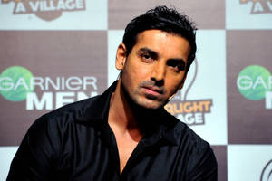 John Abraham At Garnier Event Wallpaper