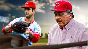 Johnny Bench Baseball Legend Pastand Present Wallpaper