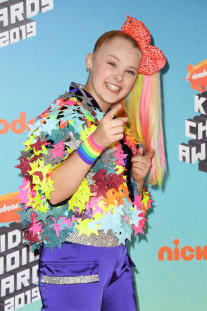 Jojo Siwa At Nickelodeon Wallpaper