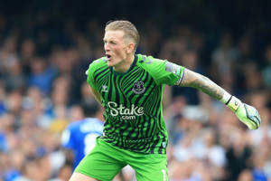 Jordan Pickford Wearing Green Outdoors Wallpaper