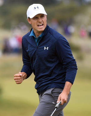 Jordan Spieth Scores A Shot Wallpaper