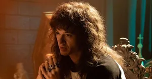 Joseph Quinn Stranger Things Still Wallpaper