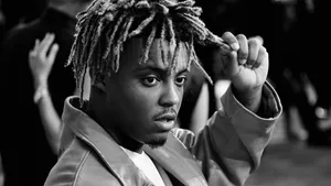 Juice Wrld Desktop Touches Hair Wallpaper
