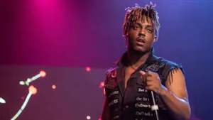 Juice Wrld Stage Portrait Wallpaper