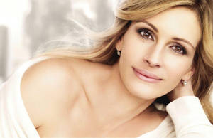 Julia Roberts Beautiful Portrait Wallpaper