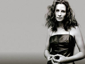 Julia Roberts Wavy Hair Wallpaper