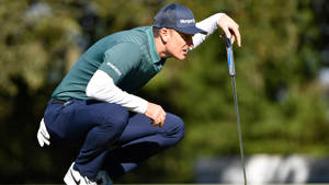 Justin Rose Squatting Wallpaper