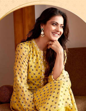 Kajol Beauty In Yellow Wallpaper