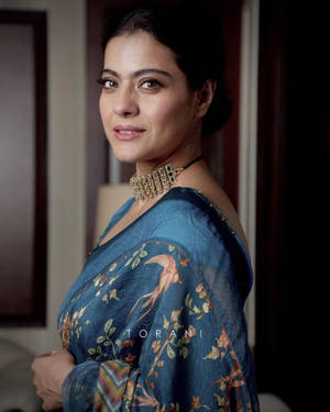 Kajol In Blue Saree Wallpaper