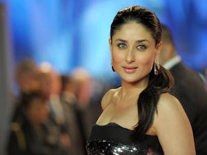 Kareena Kapoor At Uk Premiere Wallpaper