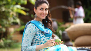 Kareena Kapoor In Singham Movie Still Wallpaper