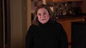 Kathleen Turner Interview Clip Wallpaper